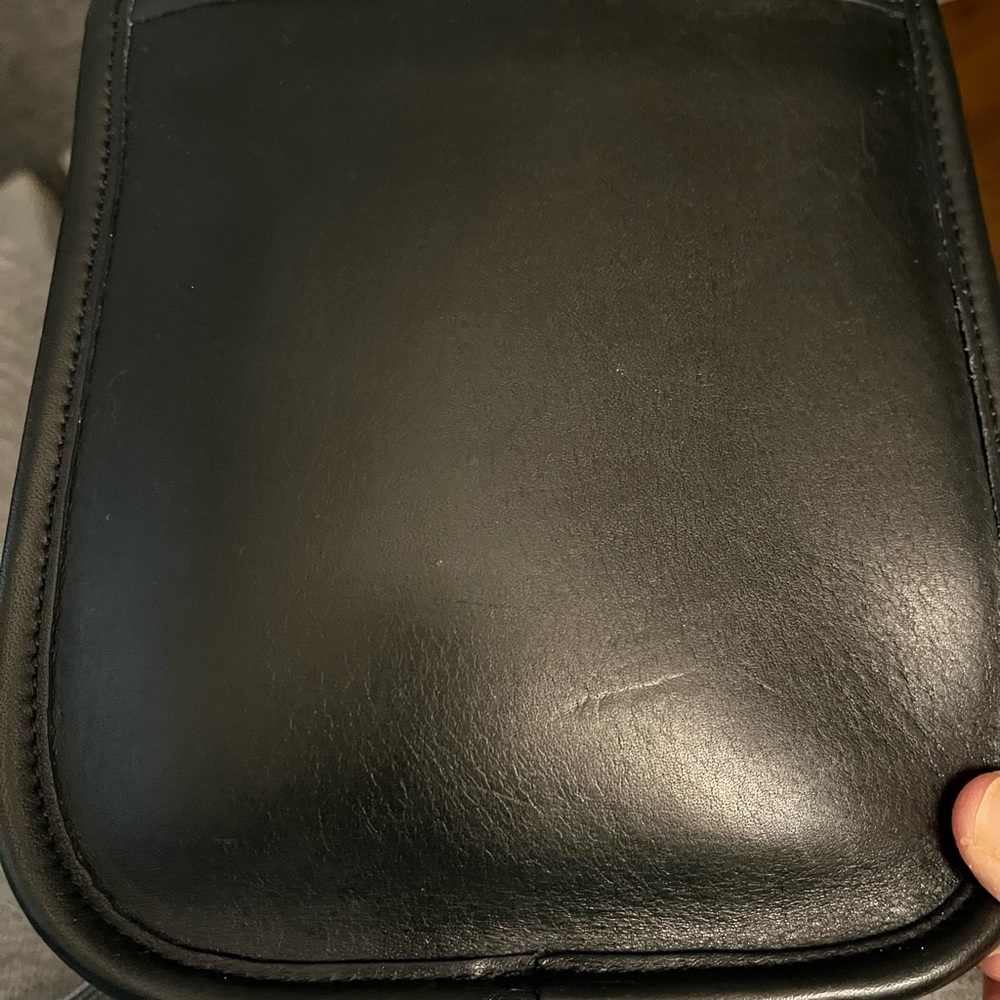 Beautiful Coach RARE #9978 VTG Black Cowhide Leather Suede Interior Crossbody - Picture 10 of 13